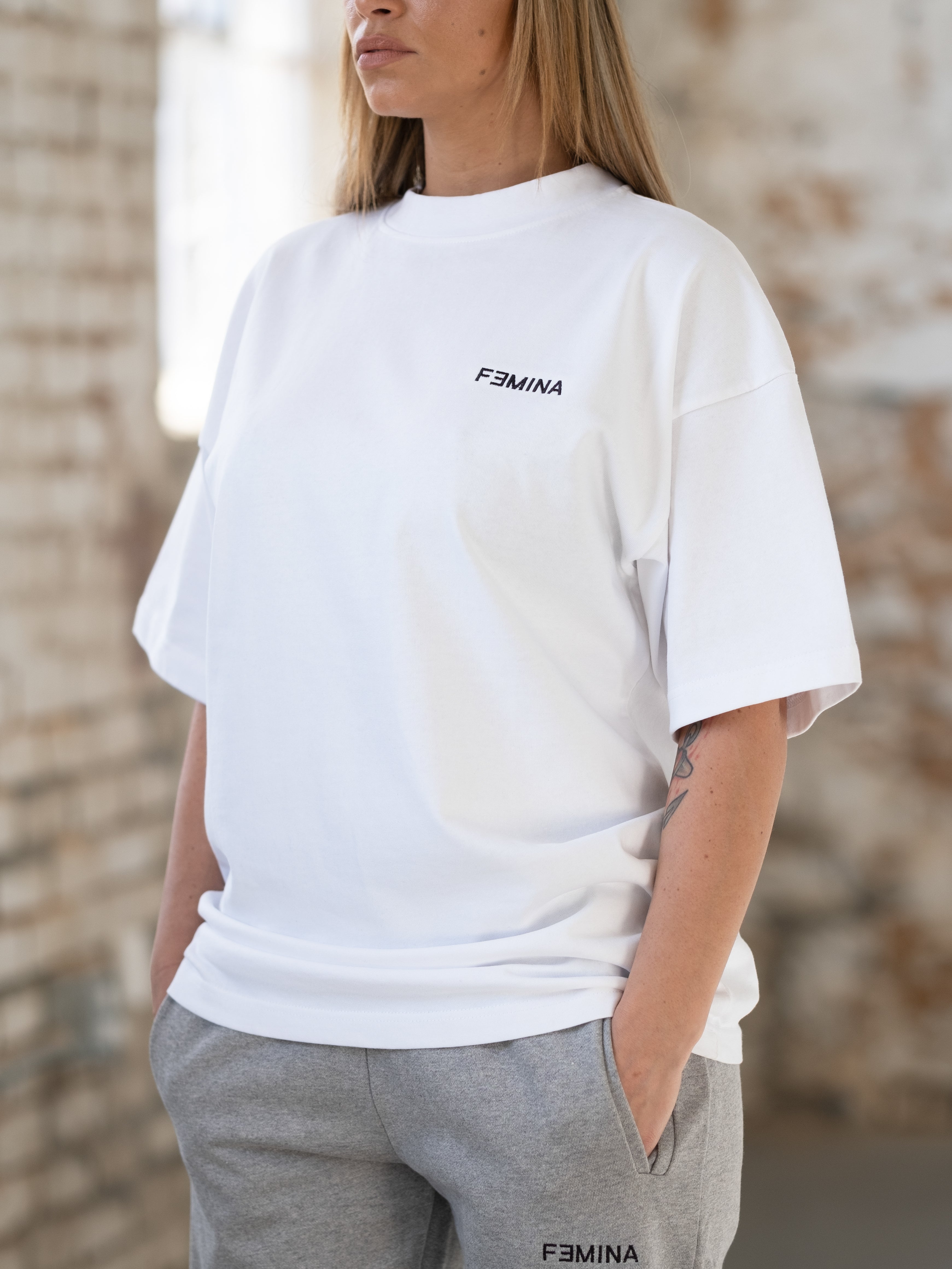 FƎMINA ESSENTIAL TEE