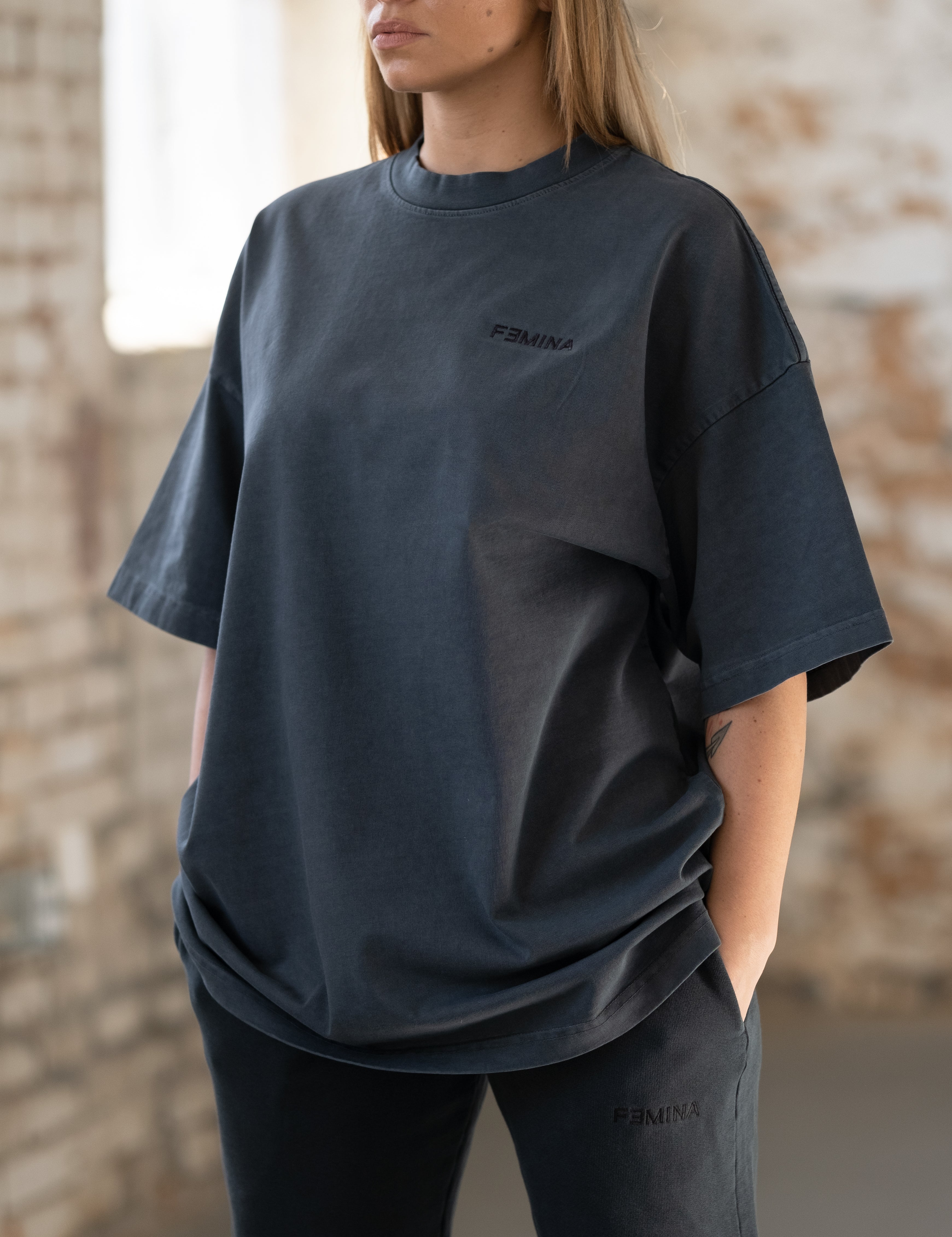 FƎMINA ESSENTIAL TEE