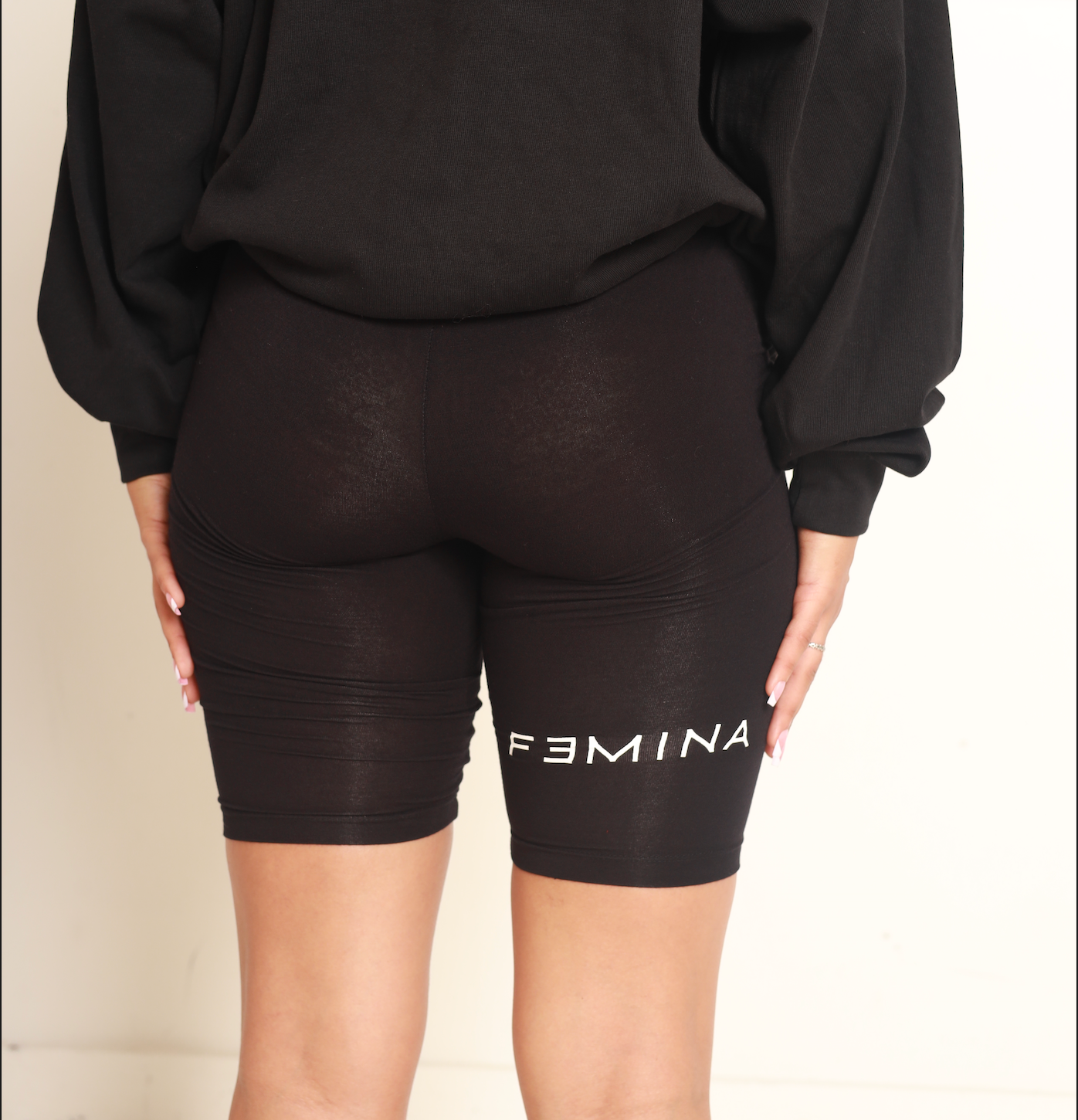 FƎMINA ESSENTIAL BIKER TIGHTS